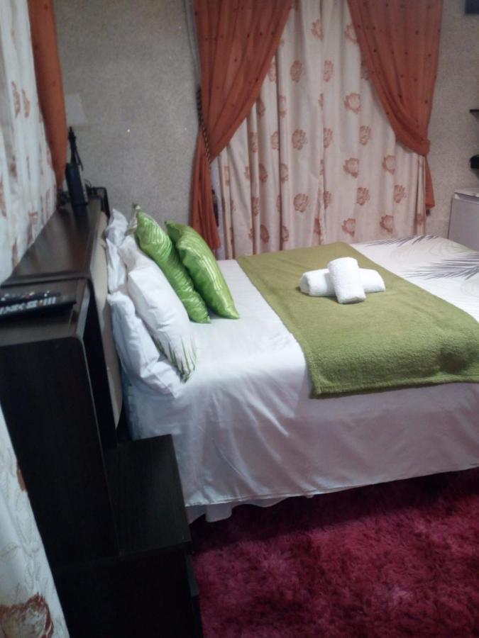 Hemmingways Bed & Breakfast Кинг Уилиямс Таун Екстериор снимка