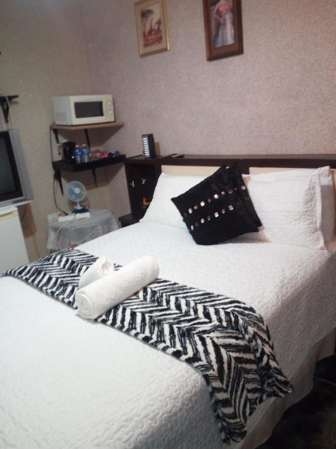 Hemmingways Bed & Breakfast Кинг Уилиямс Таун Екстериор снимка